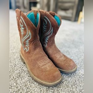 Women’s Size 9.5 Western Boots by Ariat-Great Condition